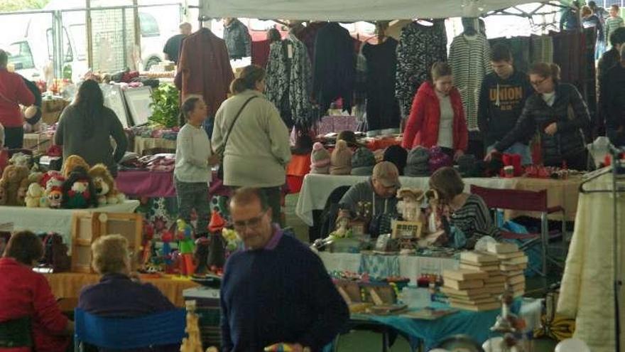 Puestos del mercadillo, ayer.