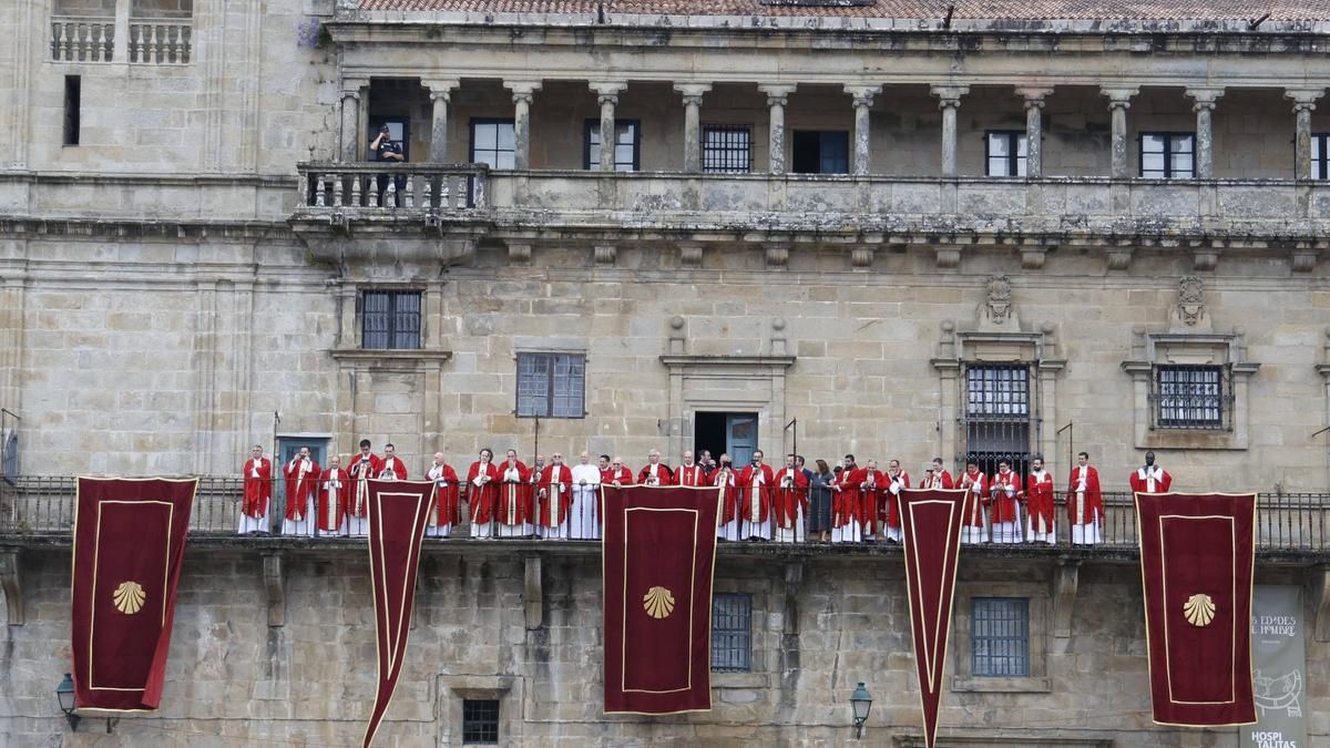 El presidente del Parlamento de Galicia renueva la Ofrenda al Apóstol en Santiago como delegado regio