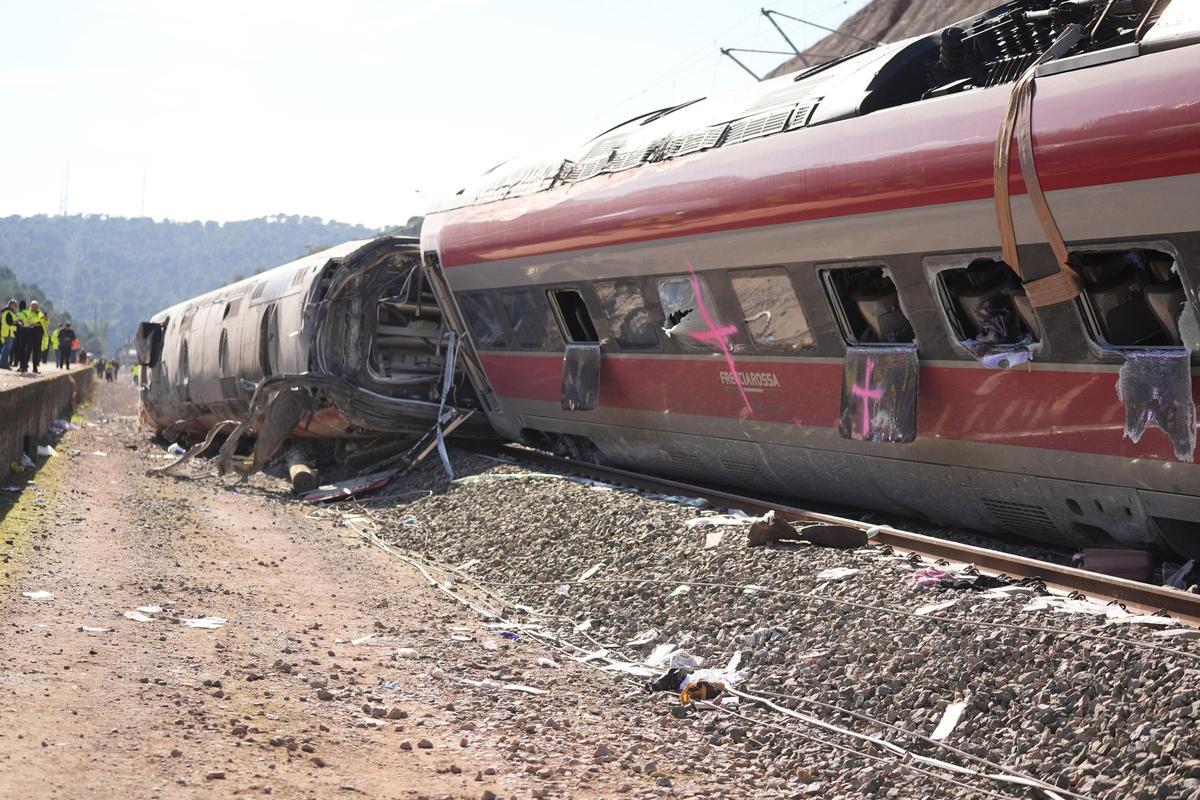Uno de los vagones del tren de Iryo que descarriló, a 20 de enero de 2026, en Adamuz, Córdoba, Andalucía
