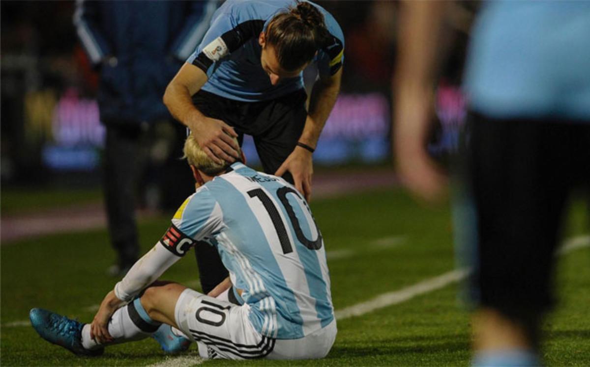 Messi tiene dolores en el pubis