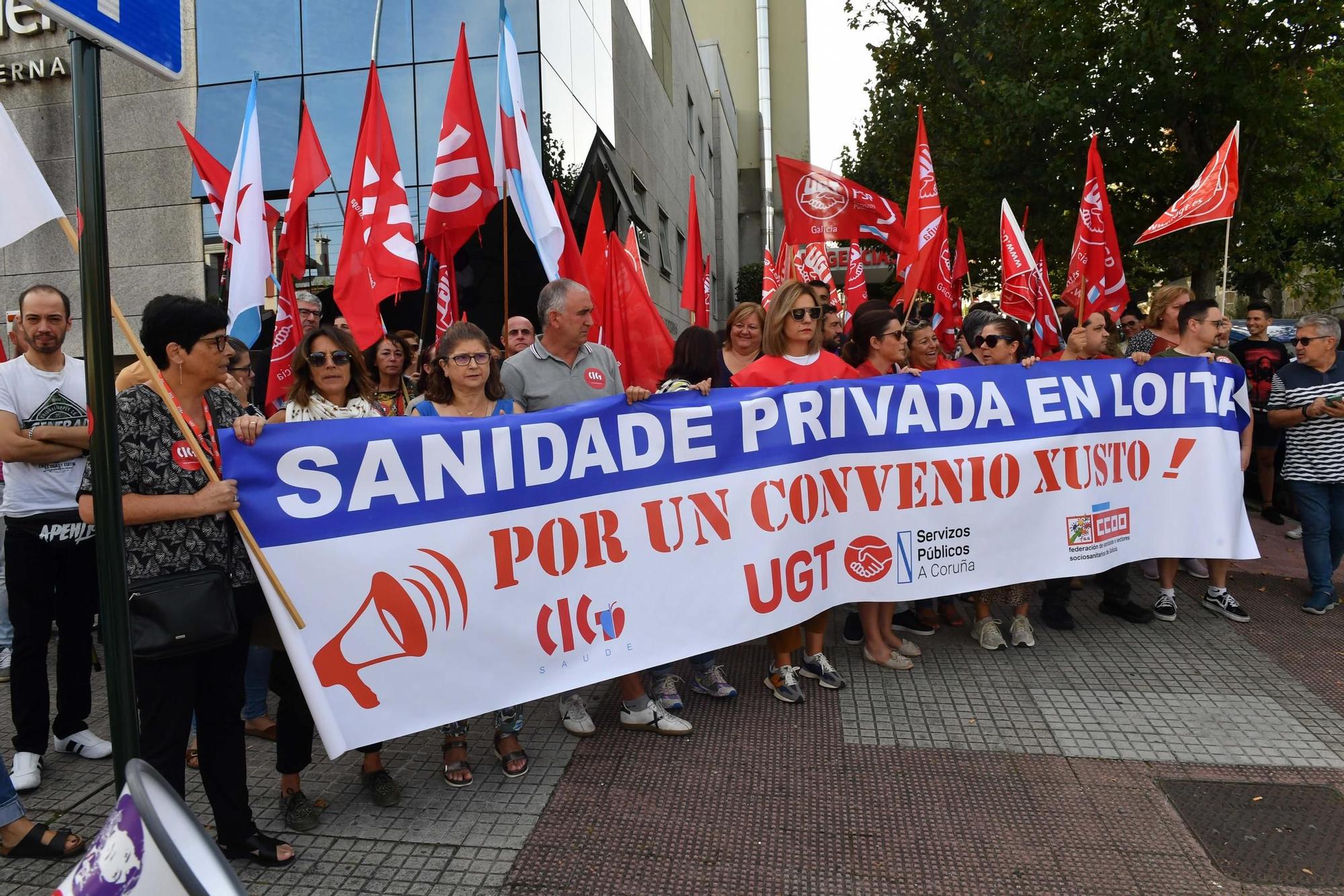 Trabajadores de la sanidad privada se manifiestan en A Coruña para exigir "salario digno" y "jornada justa"