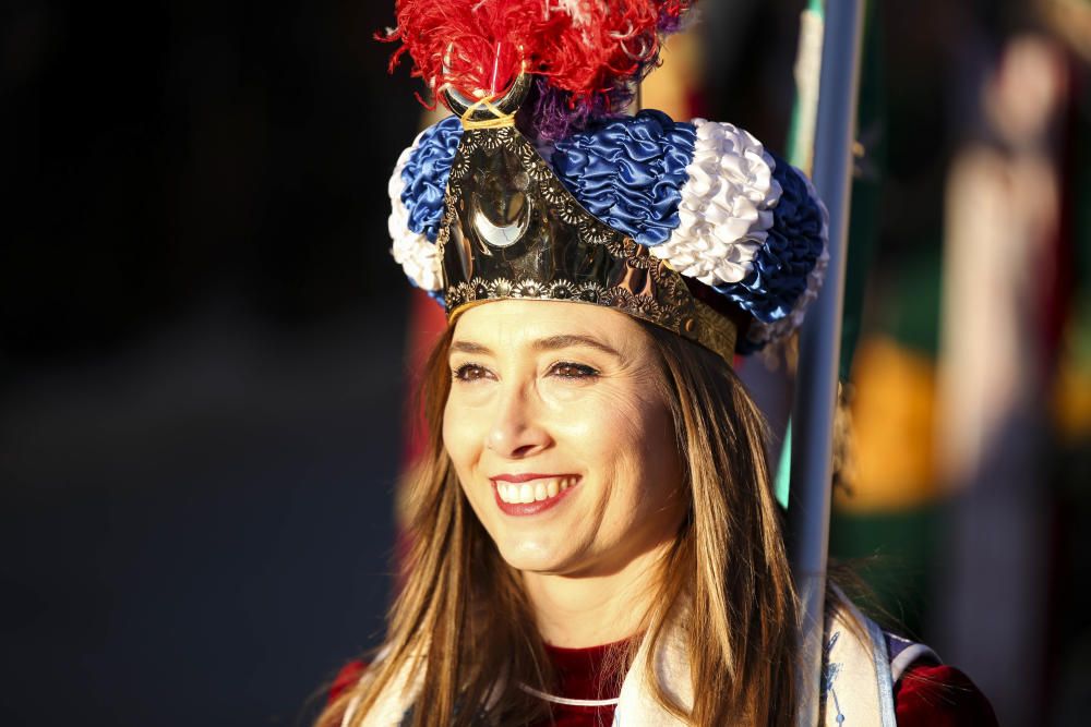 Medio millar de cargos festeros celebran la efeméride con un acto histórico de homenaje a las capitanías a tres semanas del inicio de los Moros y Cristianos