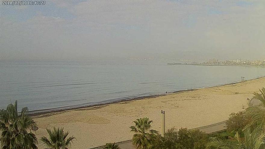 Grauer Himmel über der Playa de Palma.