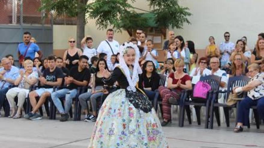 La Bellea infantil, protagonista en su colegio