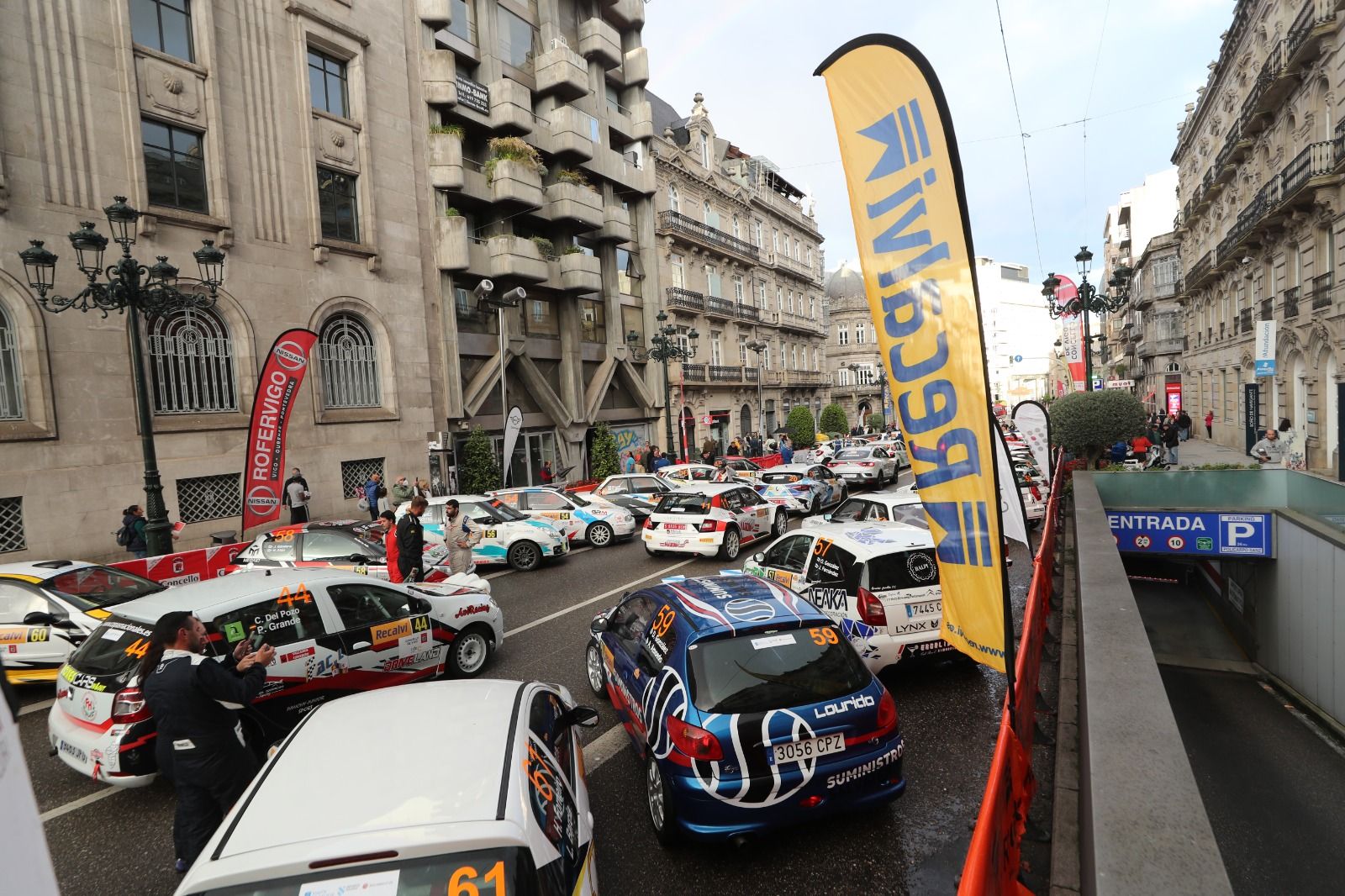 Los motores del Rallye Rías Baixas rugen en el centro de Vigo