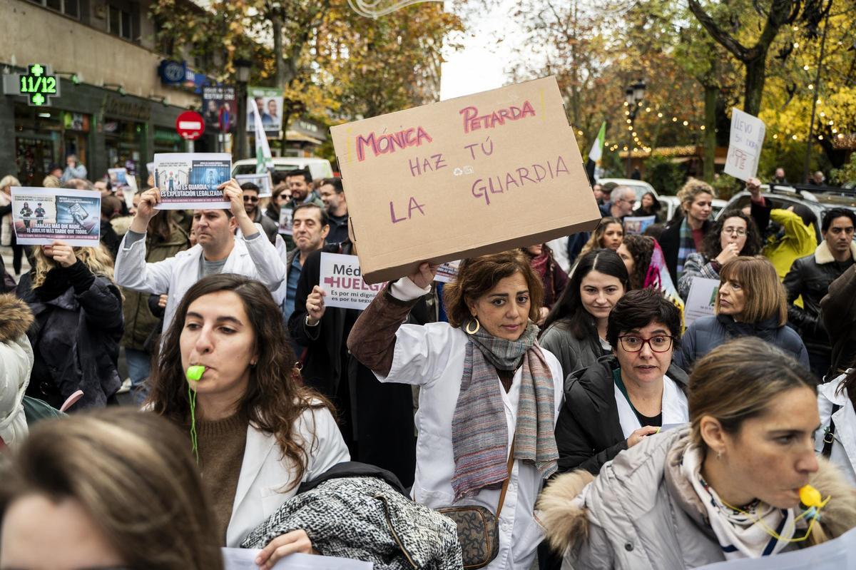 Fotogalería | Los médicos extremeños se manifiestan contra el Estatuto Marco del Ministerio de Sanidad