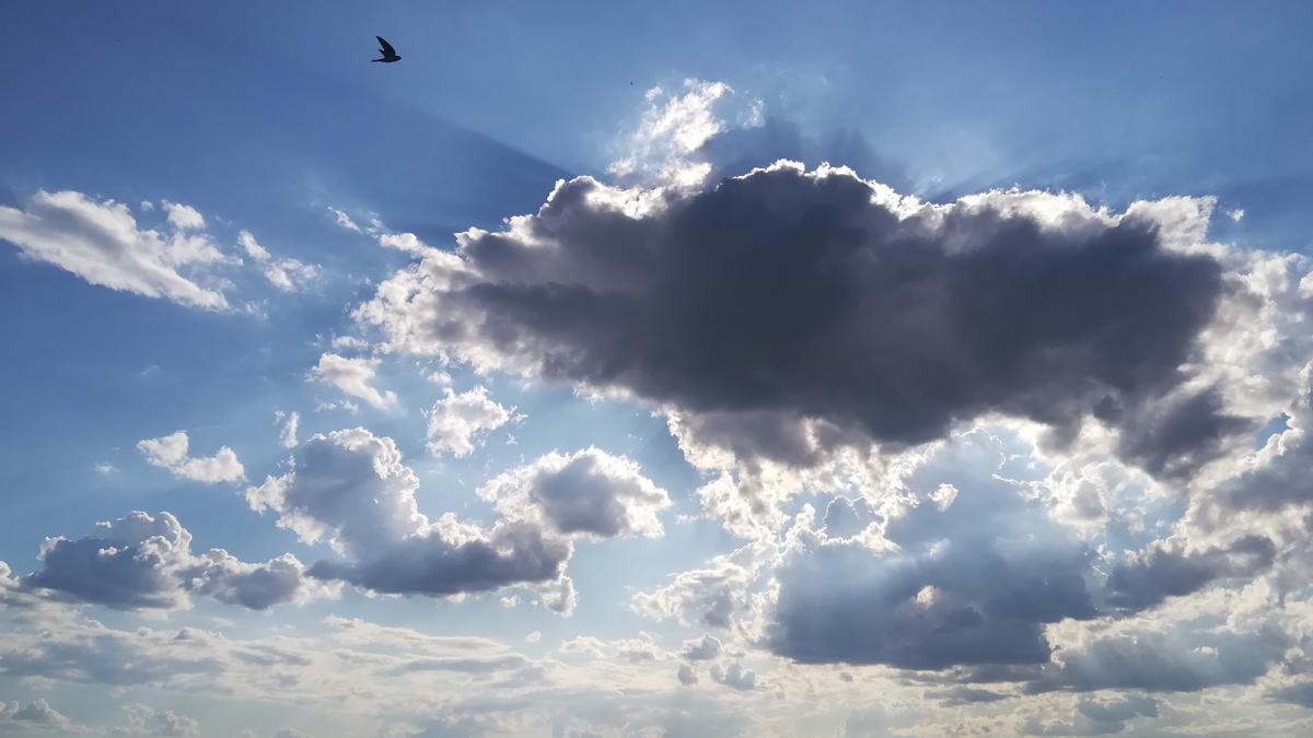 Llegan las nubes. Cuando los ‘algodones’ tapan el sol.