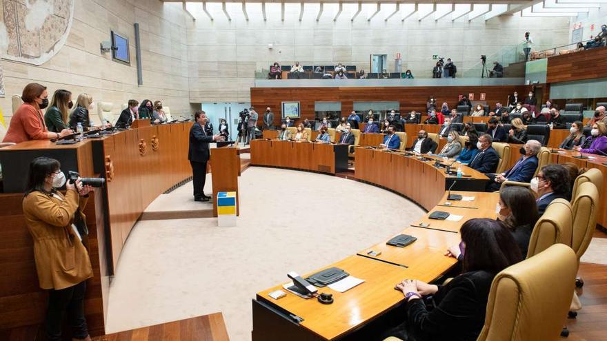 Intervención de Vara, este martes, en el hemiciclo de la Asamblea regional.