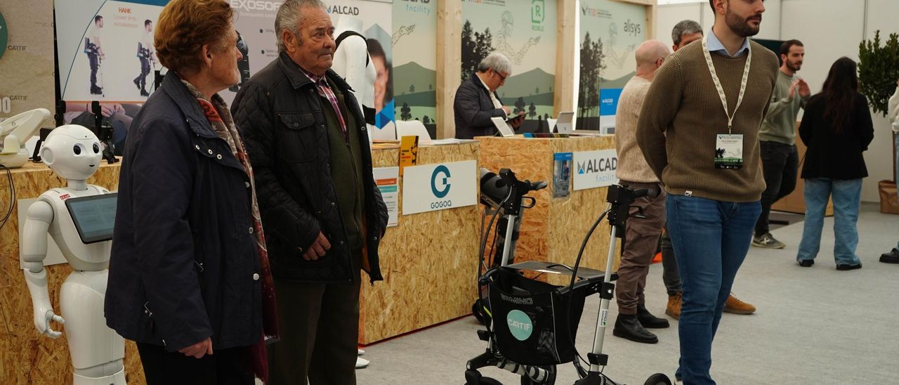 Uno de los andadores inteligentes de Cartif, en la feria Fitecu de Villardeciervos.