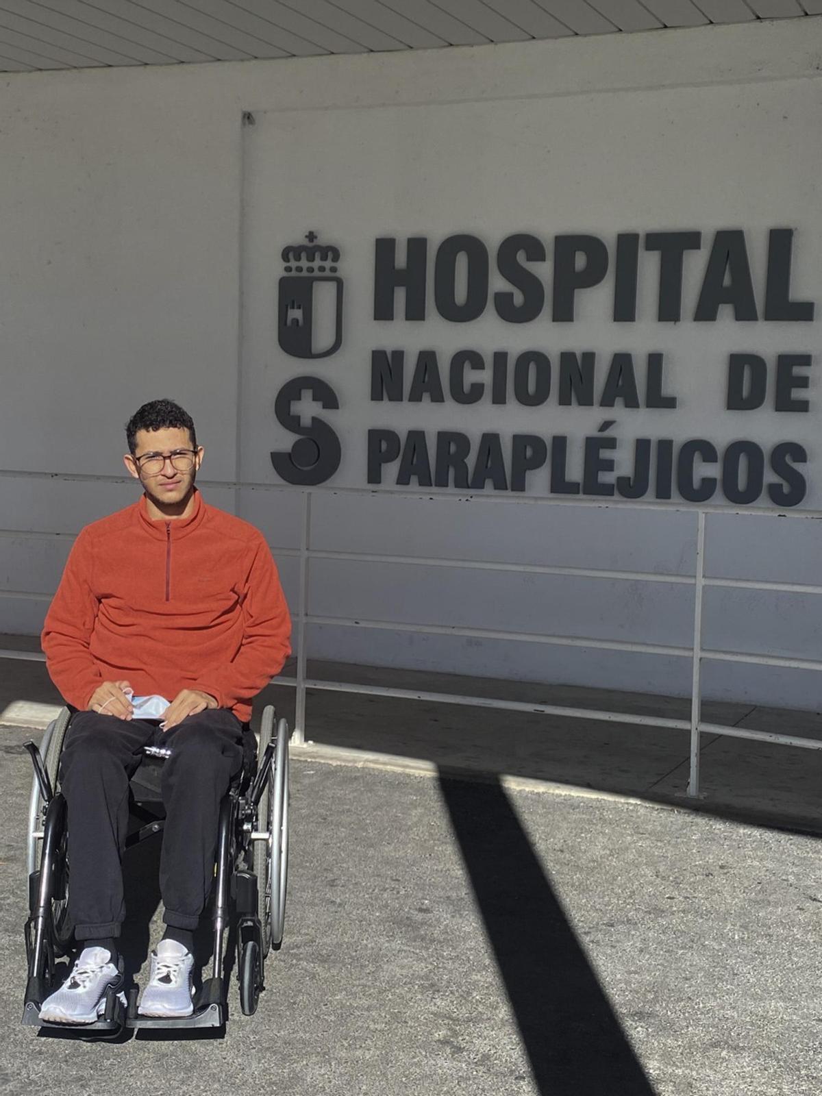 Diego durante los meses que estuvo ingresado en el Hospital de Parapléjicos de Toledo.