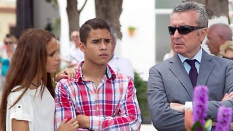 Detenido el hijo de Ortega Cano por agresión y robo de un vehículo en Sevilla
