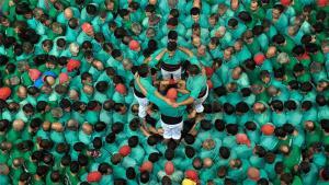 La colla dels Castellers de Vilafranca durant la diada de Sant Fèlix del 2018