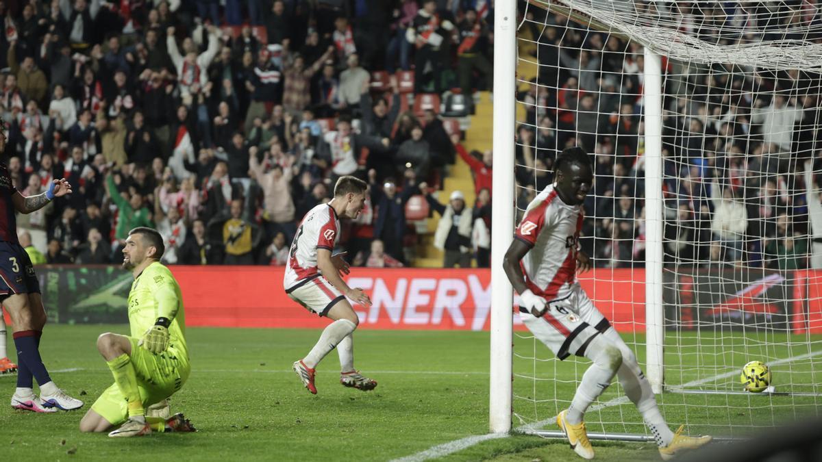 Iturralde González explica por qué el tanto de Pathe Ciss no debió subir al marcador