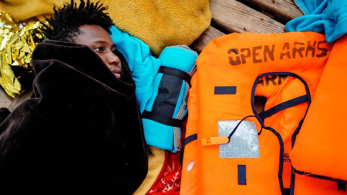 Open Arms alerta del estado crítico de las 73 personas rescatadas en Mediterráneo