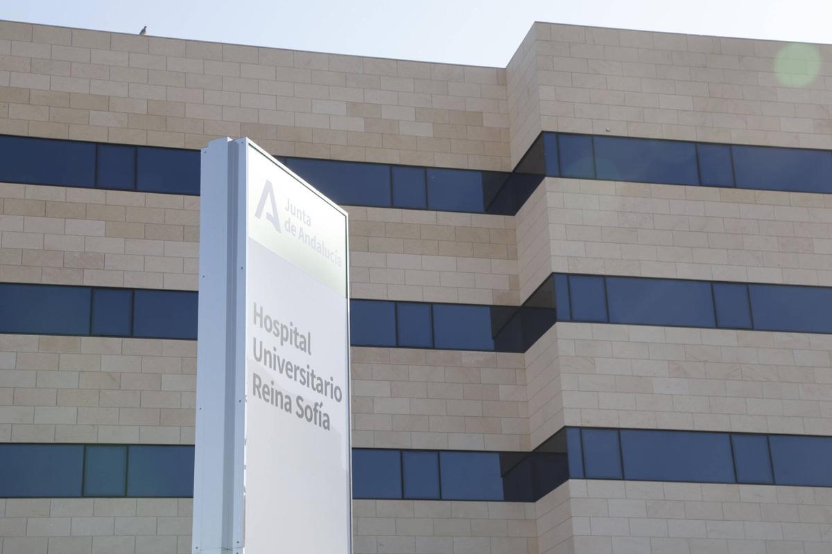A.J.González Córdoba Hospital Reina Sofía edificio de consultas externas del Materno Infantil