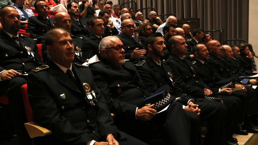 Alguns dels membres de la plantilla de la Guàrdia Urbana i alguns dels que s&#039;han jubilat aquest any