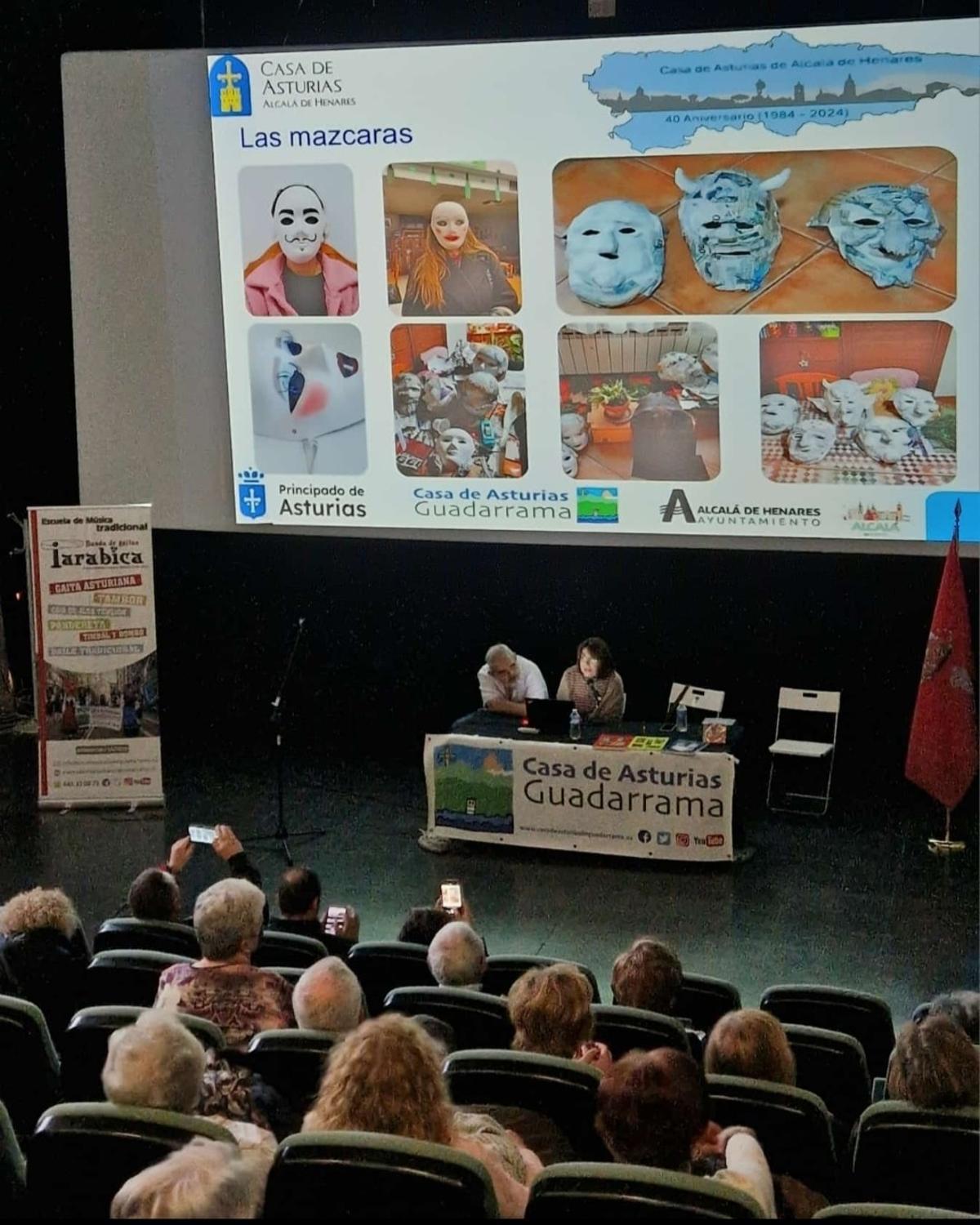 Una imagen de la conferencia durante la fiesta de la Casa de Asturias de Guadarrama