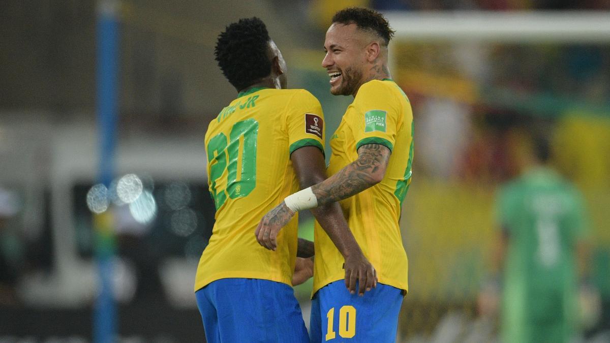 Vinicius y Neymar celebran un gol frente a Chile | AFP