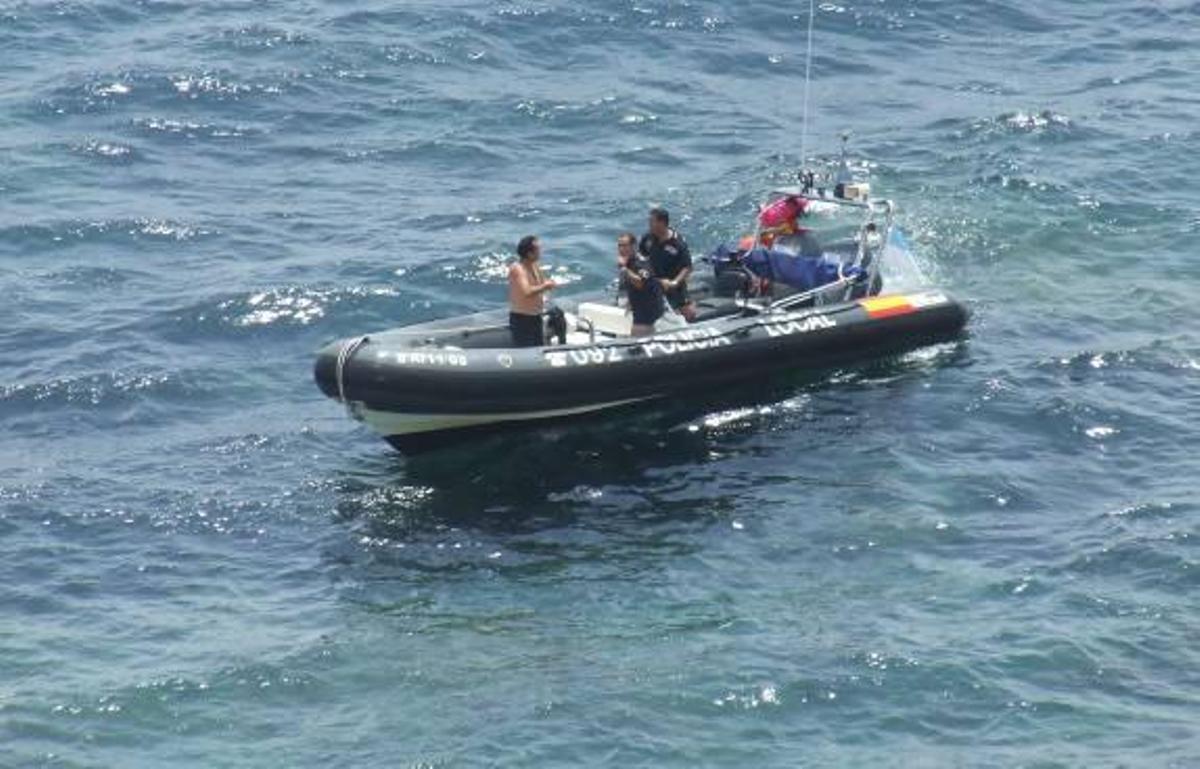 Policía municipal a estribor