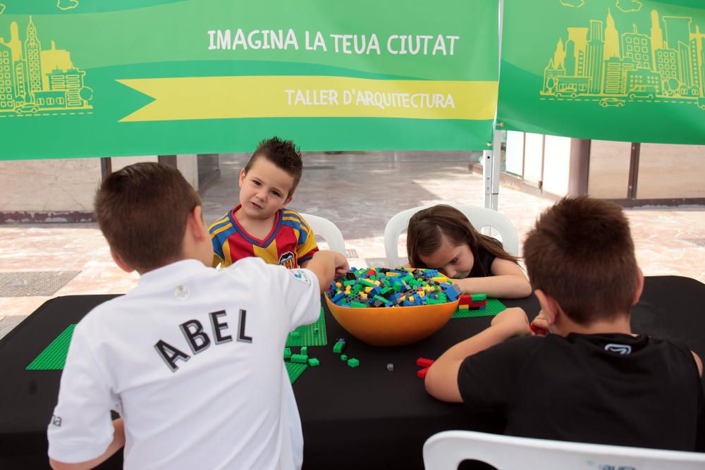 La UPV llena de ciencia la plaza del Ayuntamiento