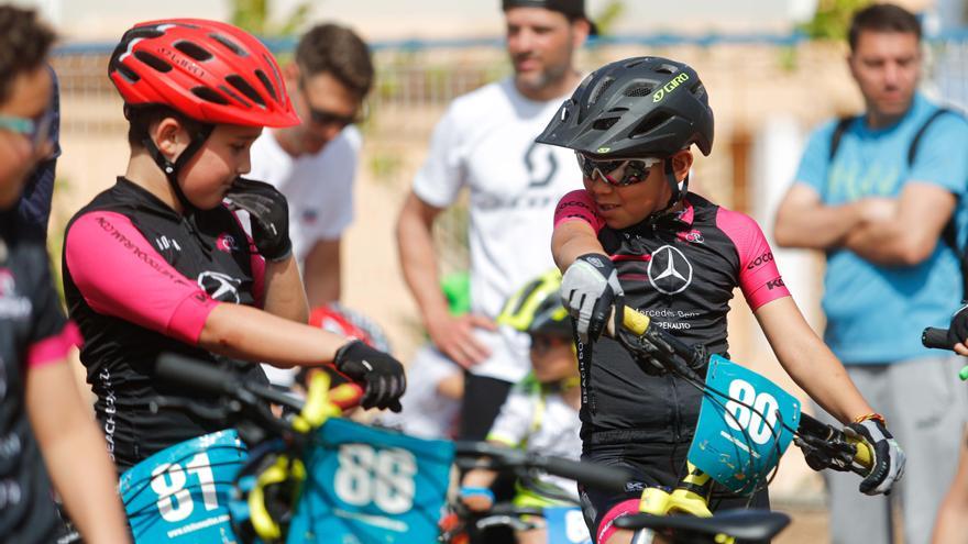 Los más pequeños aprenden a manejar con Bicykids en Ibiza