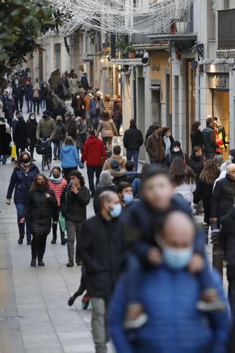 Col·lapse de vehicles i ciutadans a la ciutat de Girona