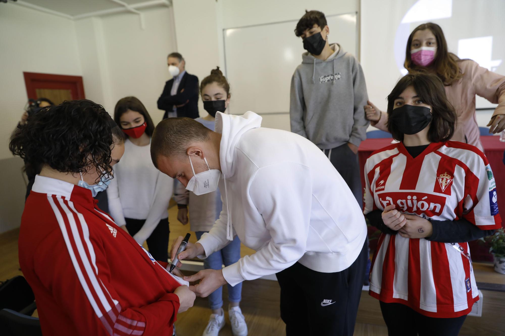 Visita de Kravets al IES Montevil de Gijón