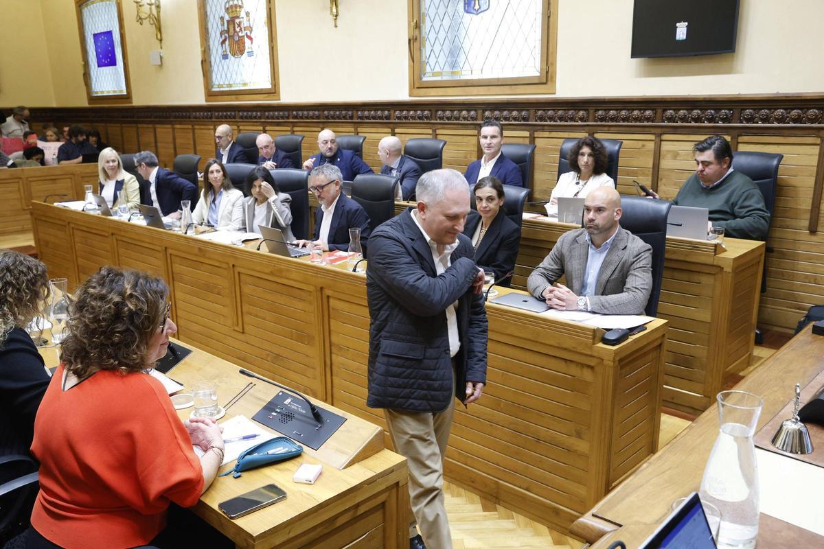 El Pleno municipal de abril en Gijon, en imágenes