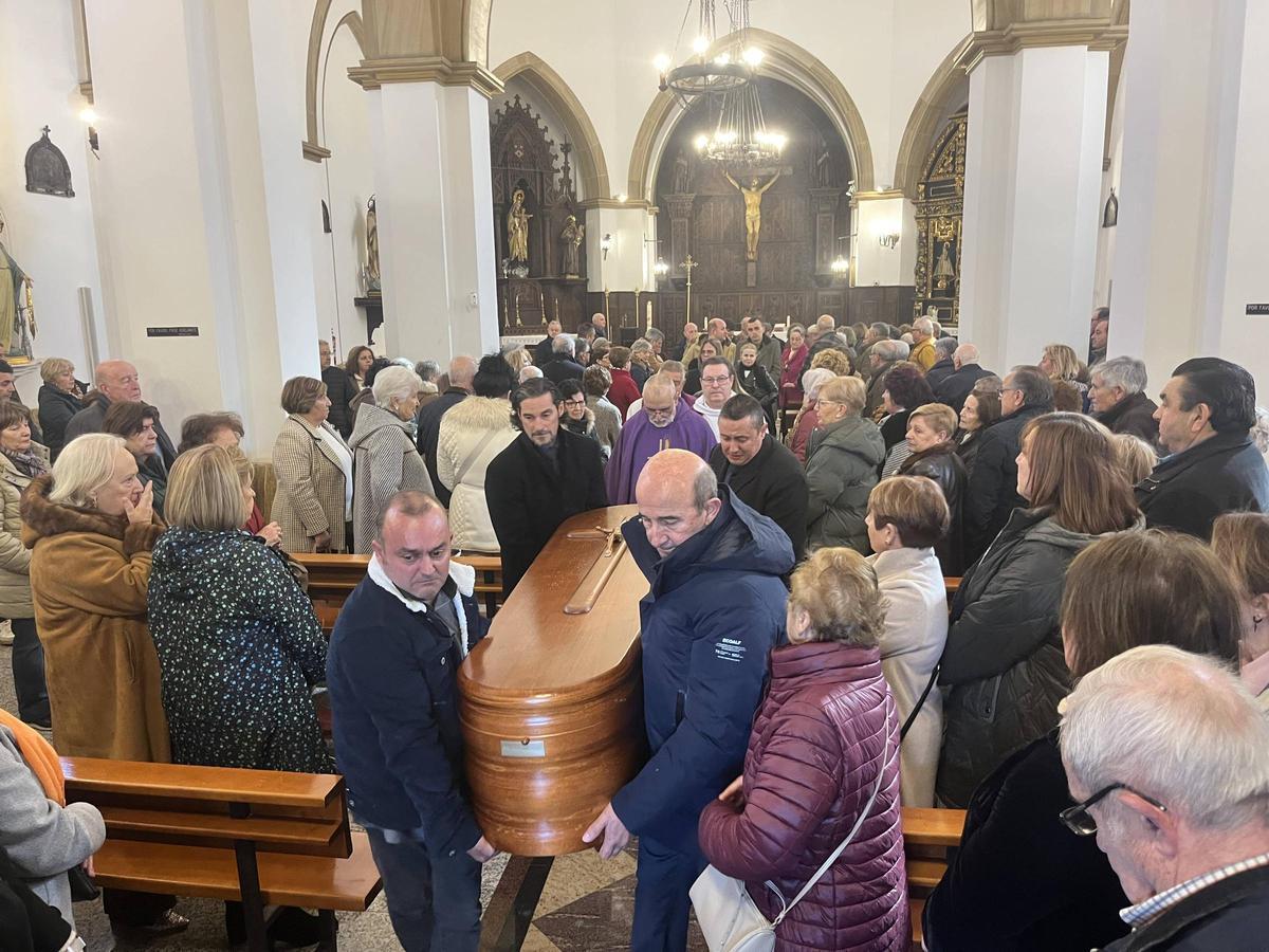 El funeral por el hostelero gijonés Falo González, del restaurante Les Cabañes.