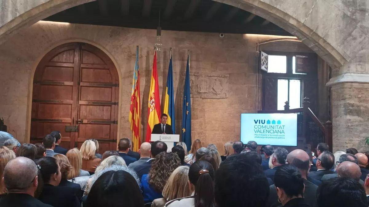 Carlos Mazón presenta en el Palau de la Generalitat el Plan Vive.