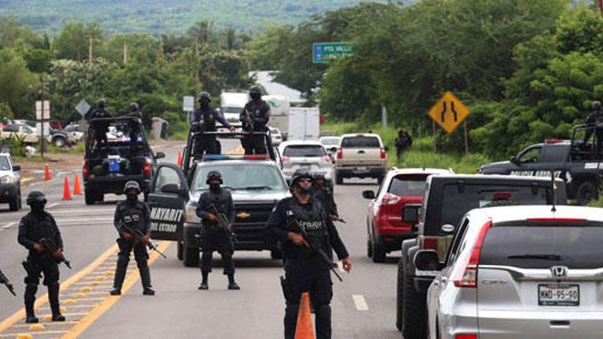 Operativo policial en Puerto Vallarta tras el secuestro.