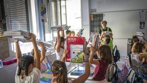 Els experts demanen més dictats, més lectures i exigència