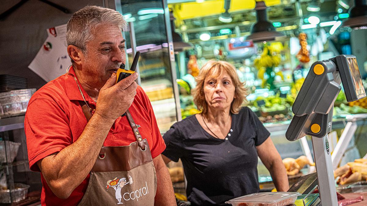 Los paradistas del mercado de Santa Caterina, al límite por un servicio de vigilancia deficiente