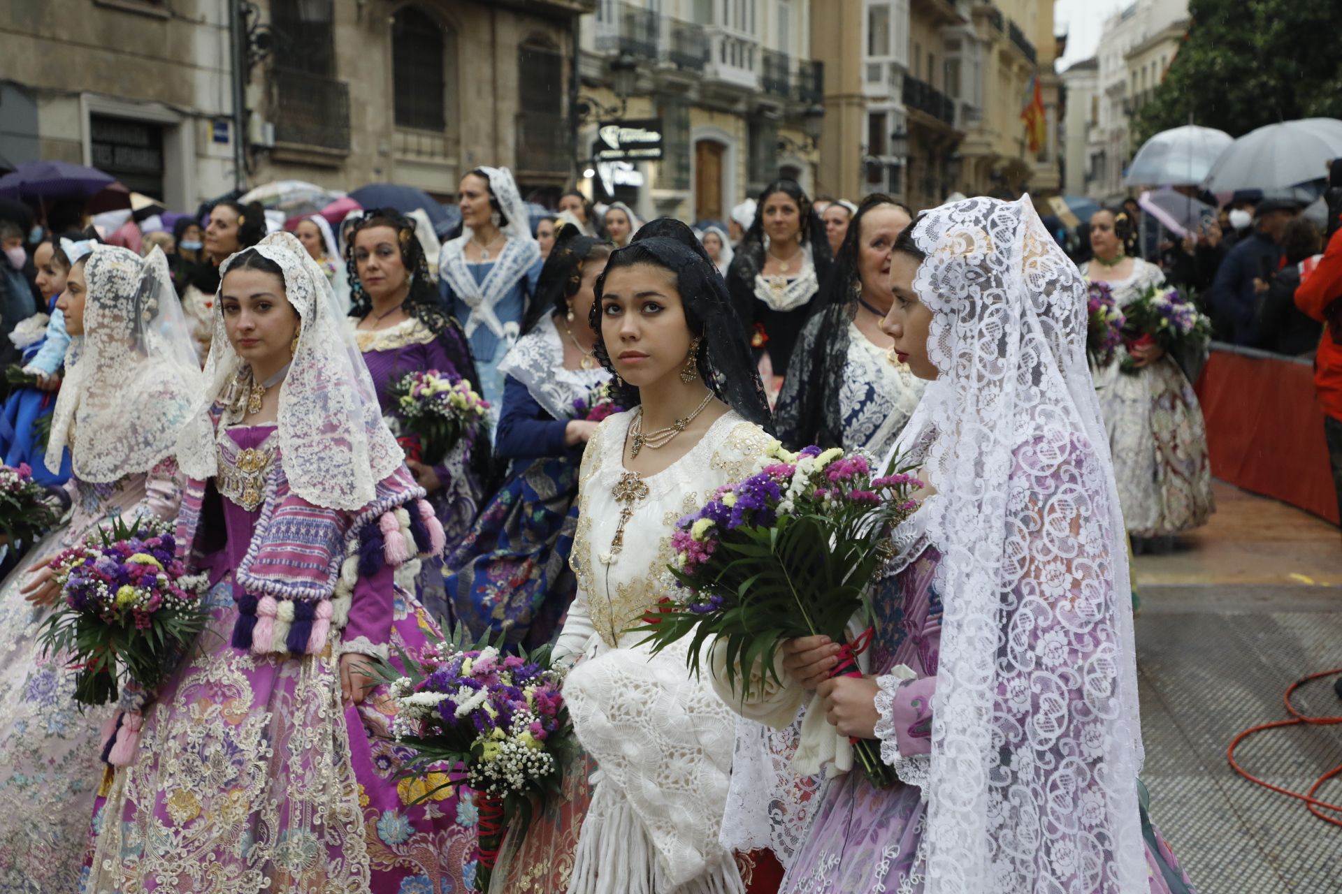 Búscate en el primer día de ofrenda por la calle de Quart (entre las 17:00 a las 18:00 horas)