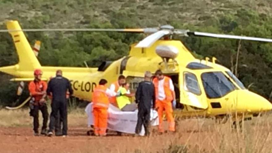 Un helicóptero rescata a un varón en las Agujas de Santa Águeda