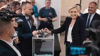 La extrema derecha gana las elecciones legislativas en Francia y las izquierdas superan a Macron