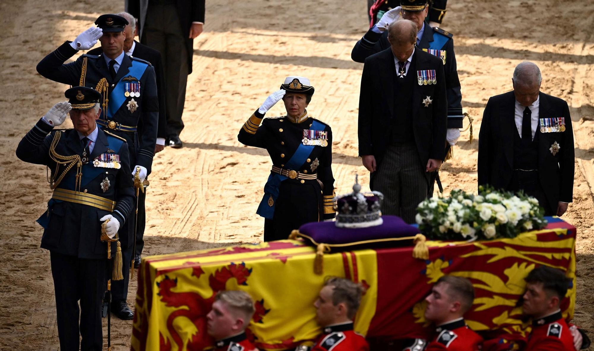 Britain mourns Queen Elizabeth