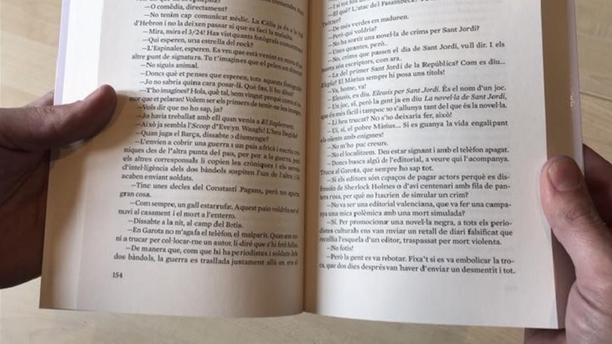 Uno de los libros de Som Ara Llibres en los que la cooperativa ha borrado el número de la página 155.