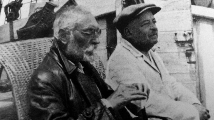 Unamuno y Soriano, a bordo, durante la evasión.