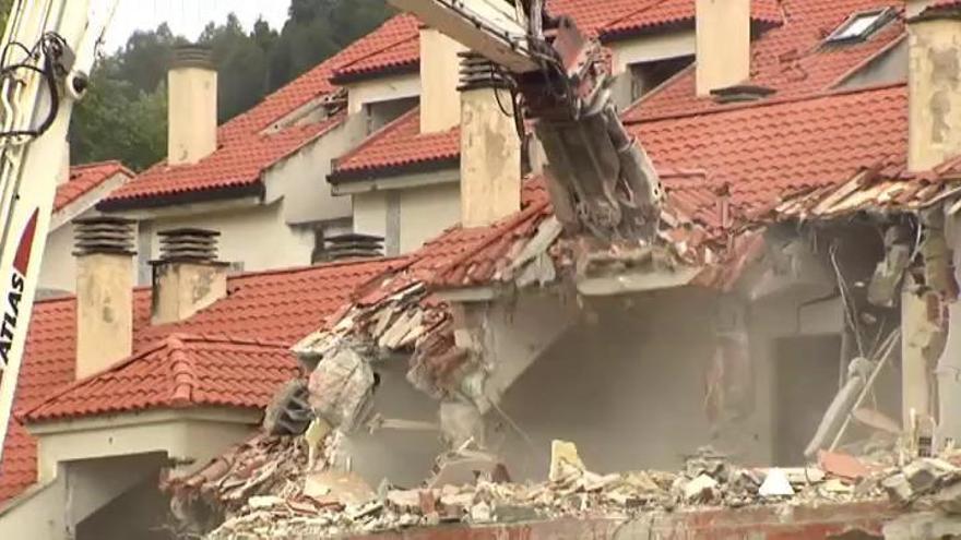 Comienza el derribo de 214 viviendas ilegales en Cantabria
