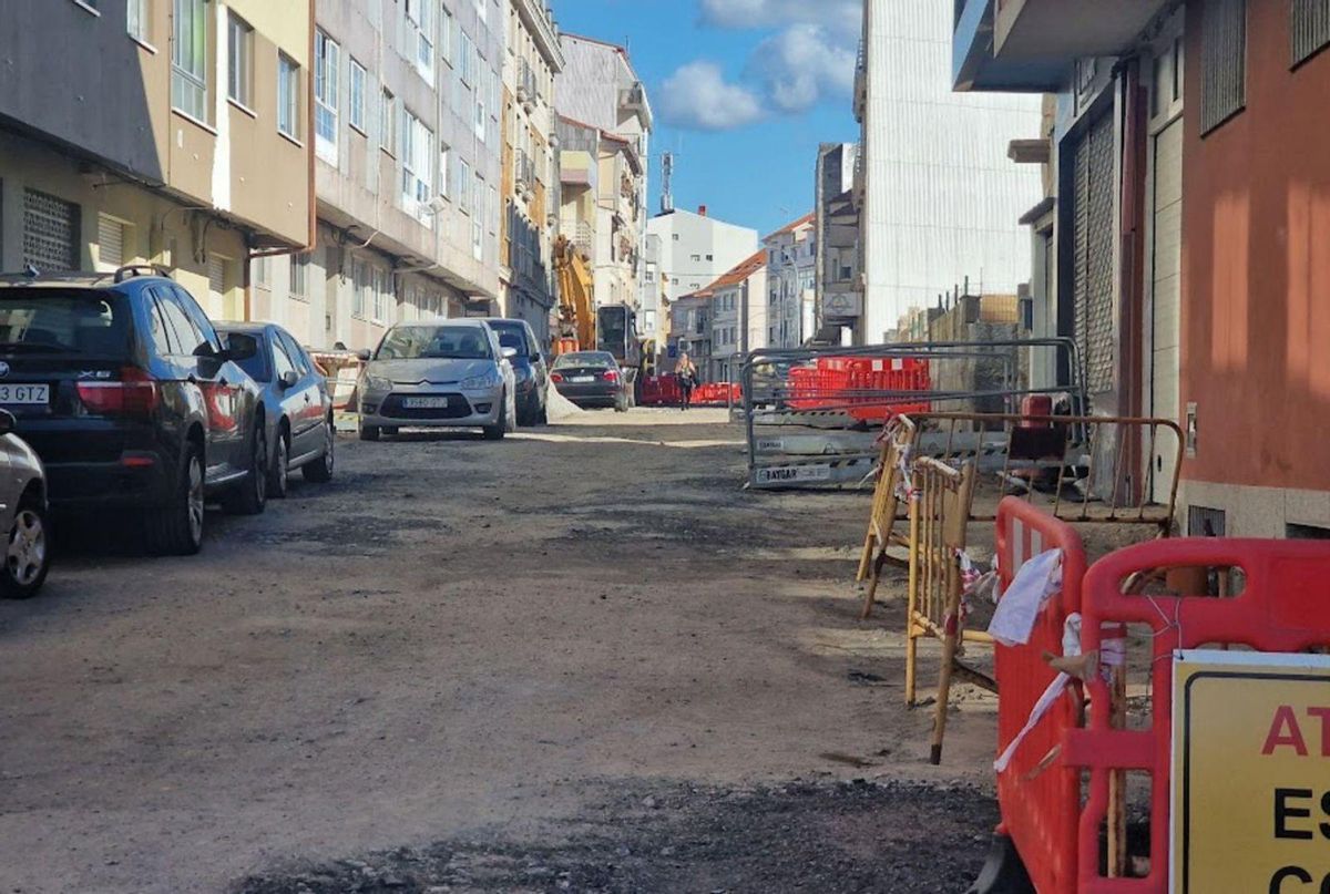 La calle Alexandre Bóveda, “patas arriba” a causa de las obras de humanización. | // M. MÉNDEZ