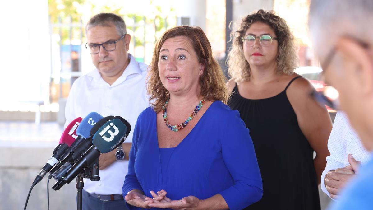 La presidenta del Govern, Francina Armengol, en rueda de prensa.