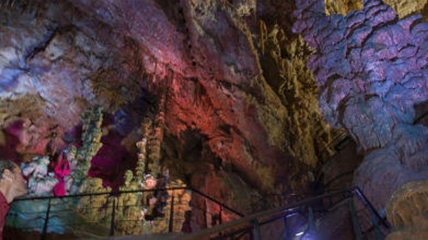 Las cuevas de Canelobre «revivirán» un capítulo  de la Guerra Civil