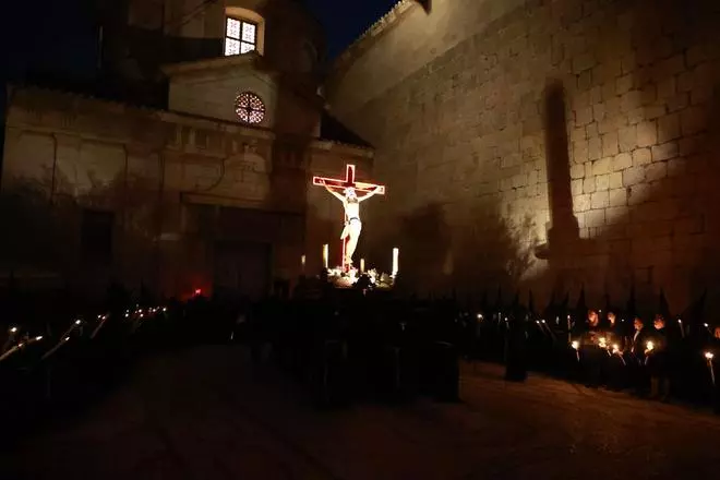 Un Jueves Santo de esperanza y silencio en Callosa de Segura