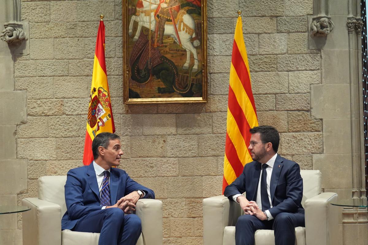 Pedro Sánchez y Pere Aragonès, reunidos en el Palau de la Generalitat, este miércoles.