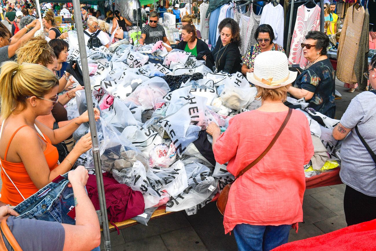 Der Wochenmarkt ist lebhaft und angenehm