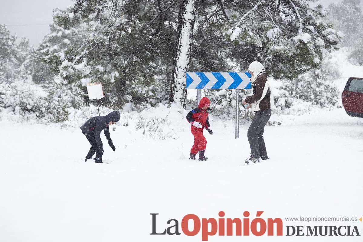 Continúa la nevada en las zonas altas de la comarca del Noroeste