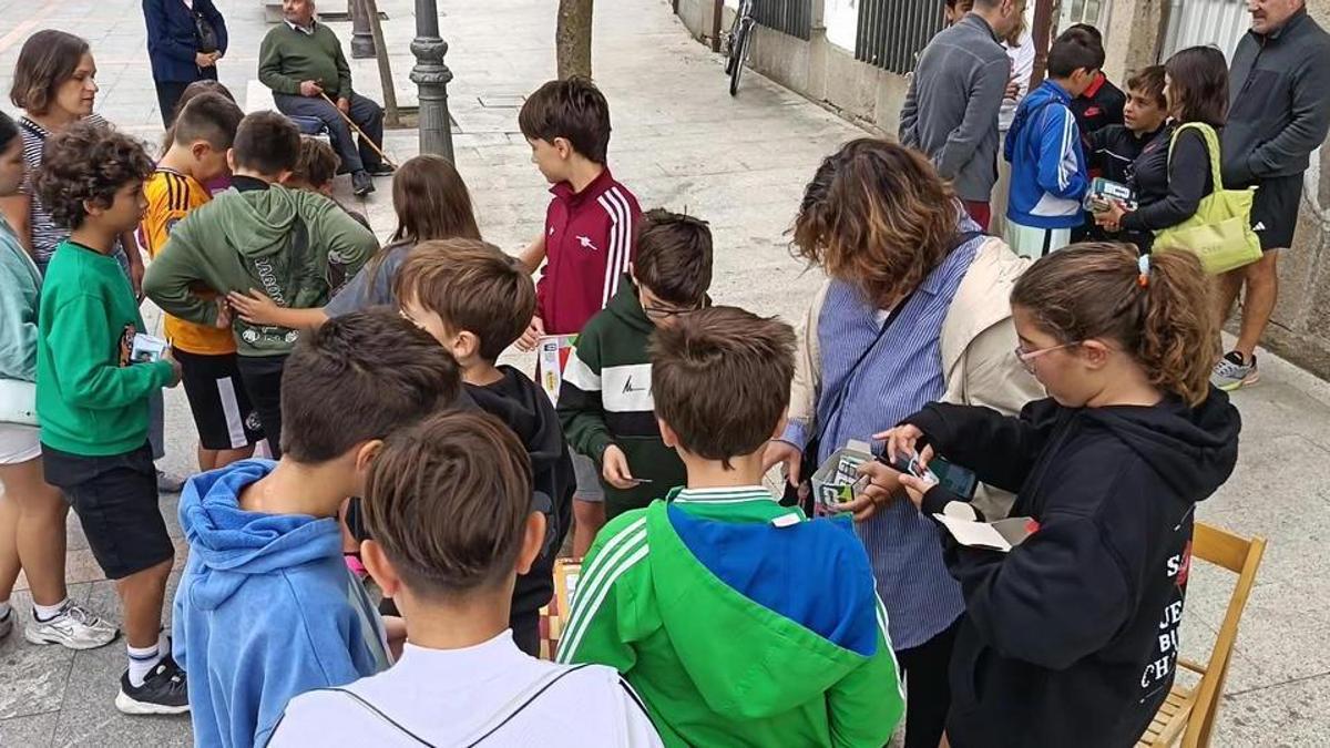 Intercambio de cromos en Bermillo