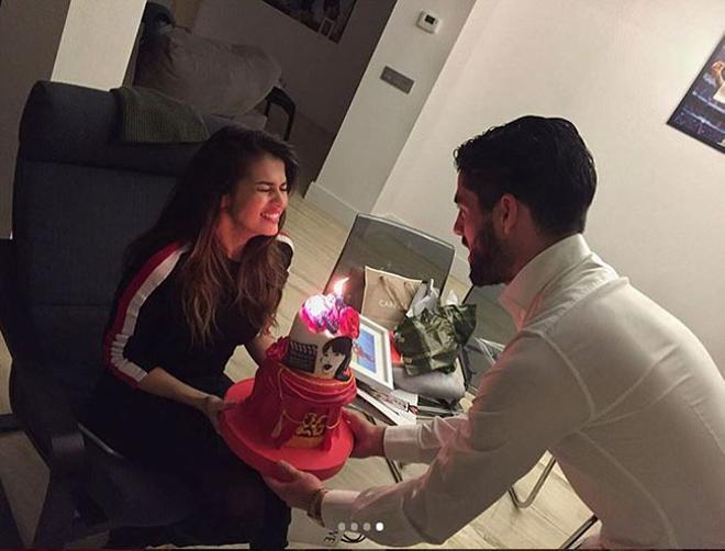 Sara Salamo e Isco Alarcón el día del cumpleaños de ella