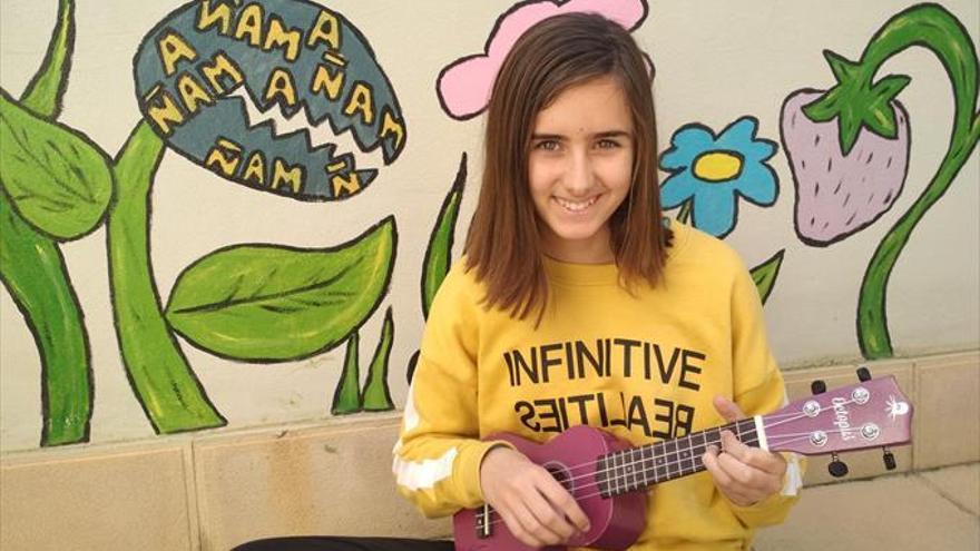 Vera Pérez: &quot;Con el ukelele puedes versionar casi todo&quot;